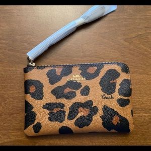 Coach Corner Zip Wristlet leopard Print